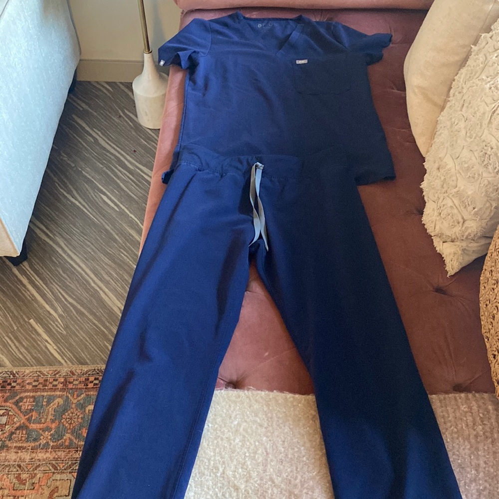 Figs Navy Catarina one pocket scrub top and Livingston Basic scrub pants! NAVY